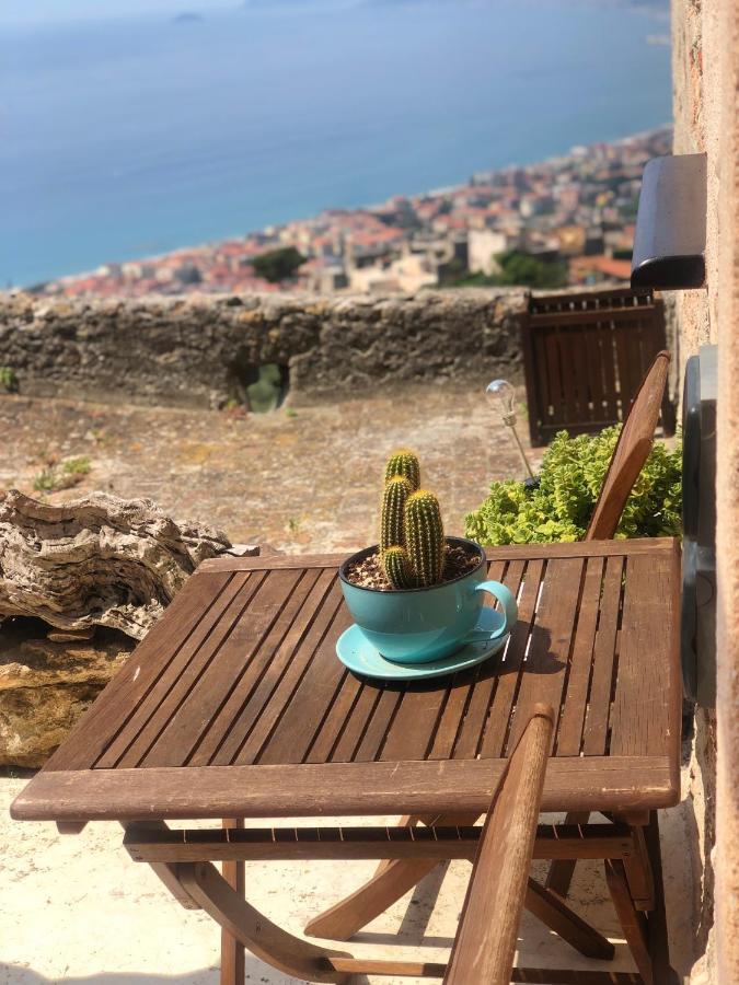 Crosa Tra Le Nuvole Villa Borgio Verezzi Kültér fotó