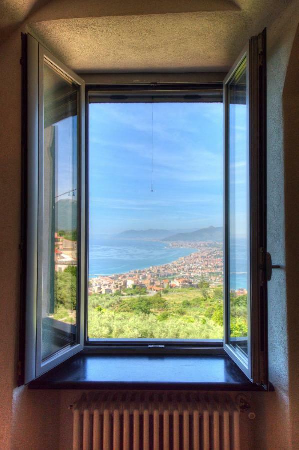 Crosa Tra Le Nuvole Villa Borgio Verezzi Kültér fotó