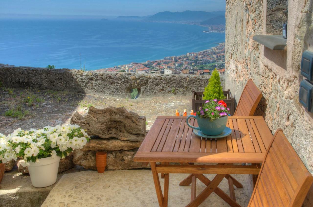 Crosa Tra Le Nuvole Villa Borgio Verezzi Kültér fotó