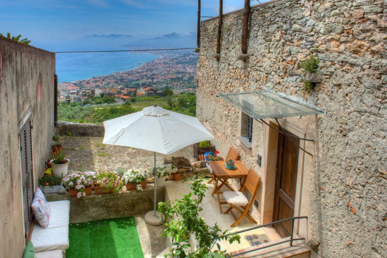 Crosa Tra Le Nuvole Villa Borgio Verezzi Kültér fotó